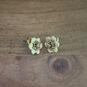 Cream Floral Stud Earrings with Gold Accents - Women Jewelry
